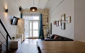 Sleep in Montpellier, Louise, centre, gare, 2 ch, Tram St-Denis